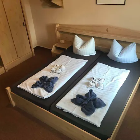 Zur Hoffnung מלון *